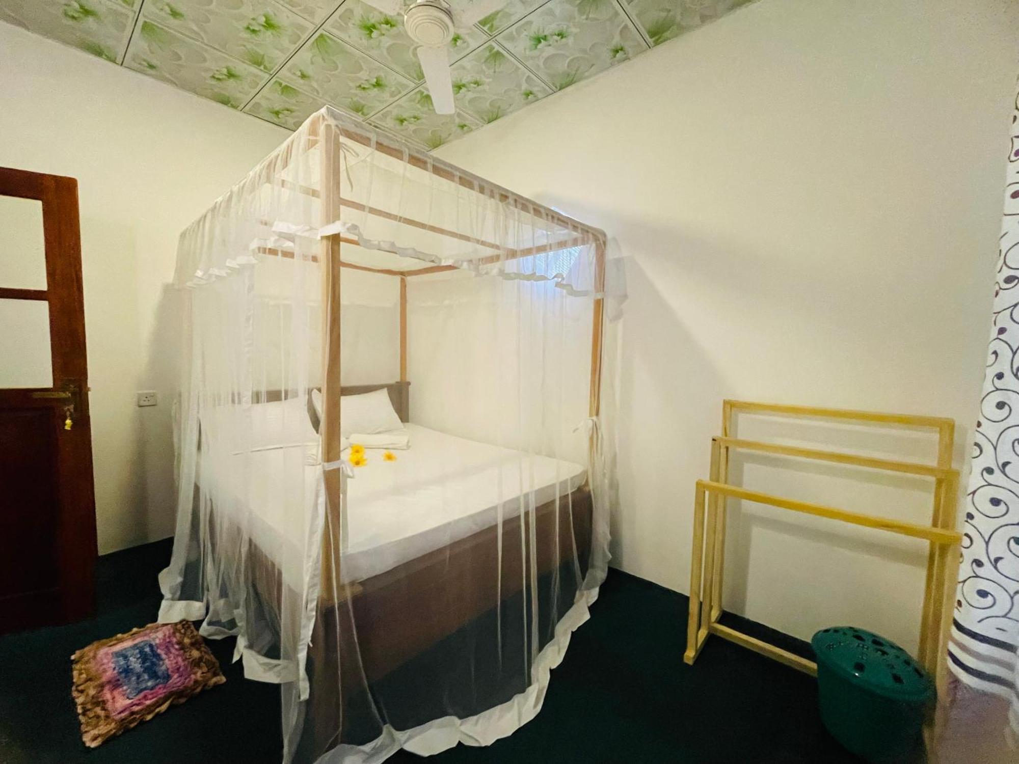ホテル White Hill House Hiriketiya ディックウェラ エクステリア 写真